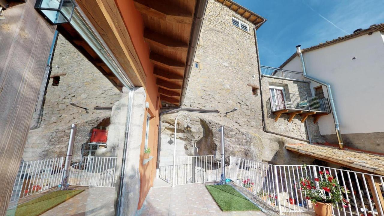 Casa Rural La Abadia-Apartamentos Graus Zewnętrze zdjęcie